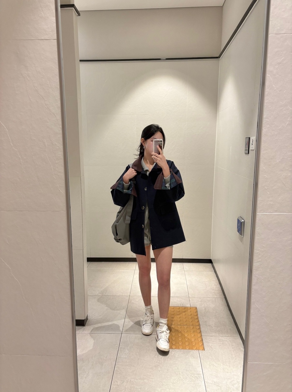 워크 배색 하프 트렌치 코트 상세 이미지 31