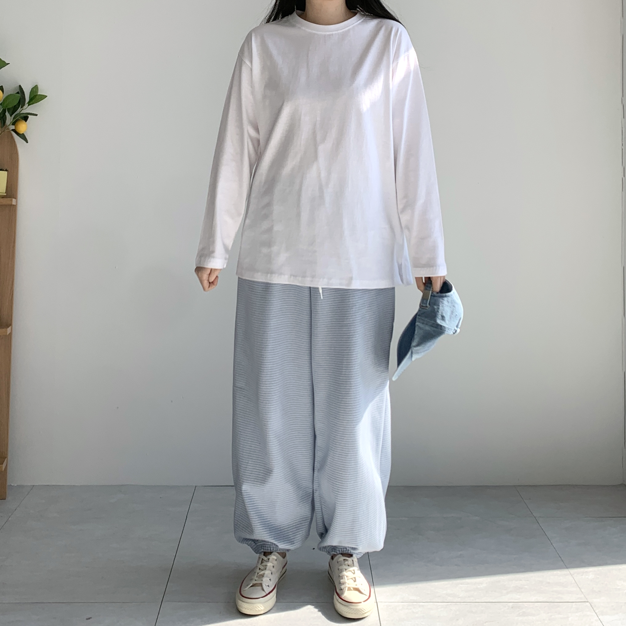 [2SIZE] 탄탄 20수 트임 레이어드티 블랙 - 상세 이미지 4