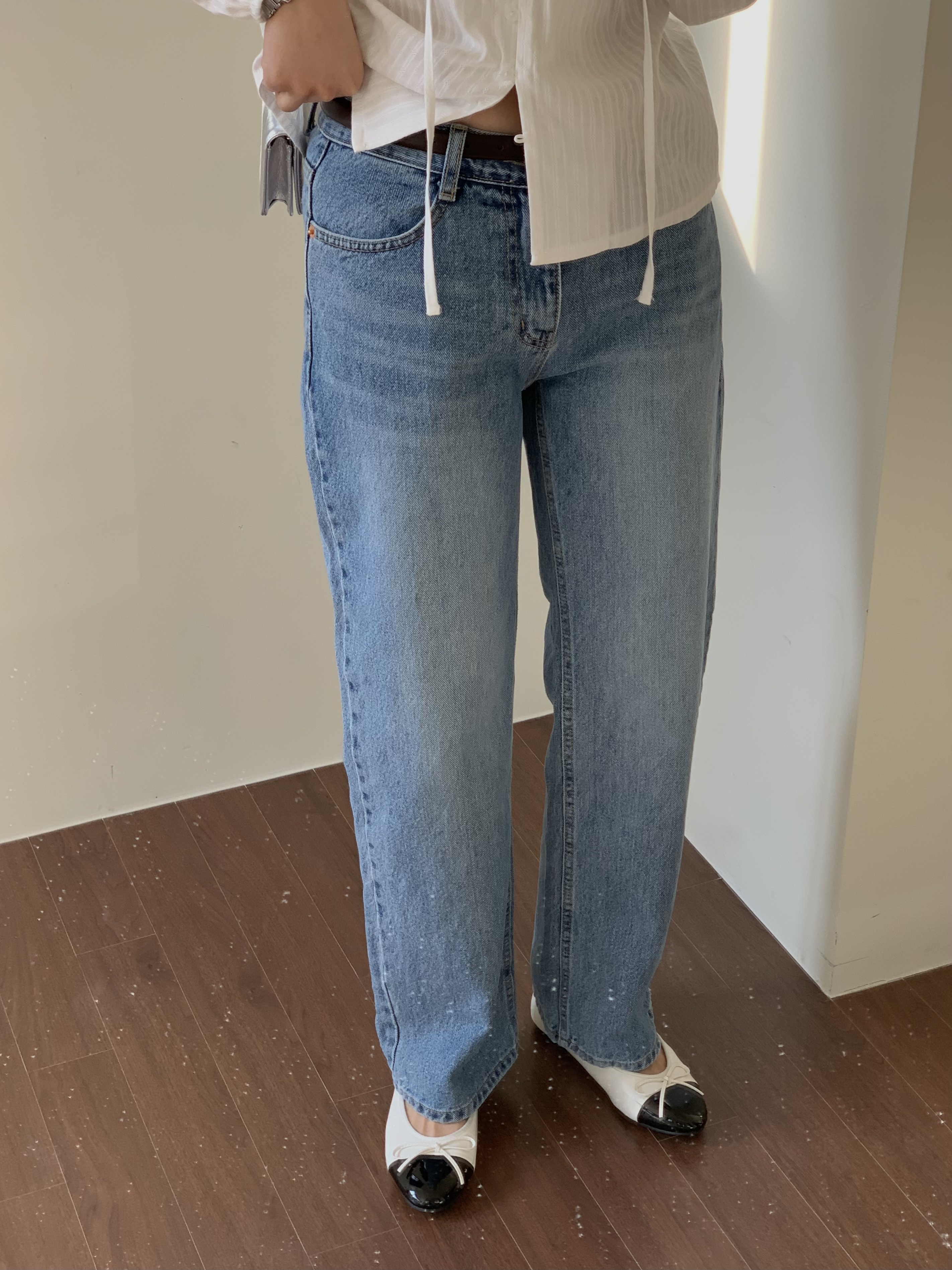 로우라이즈 세미와이드 봄 데님팬츠 M2661 2color (연청바지/ 데님바지/ 일자청바지/ 연청데님/ 중청데님/봄팬츠) 상세 이미지 7