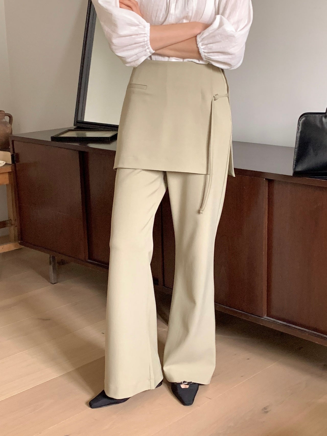 오버무드 여성 봄신상 로우 세미 부츠컷 치마 바지 랩 팬츠 2color