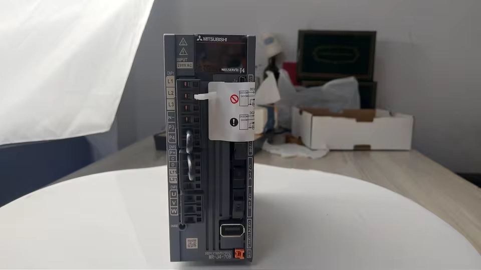 미츠비시 서보 드라이브 MR-J4-70B J4 시리즈 ac 공장 : 현진5