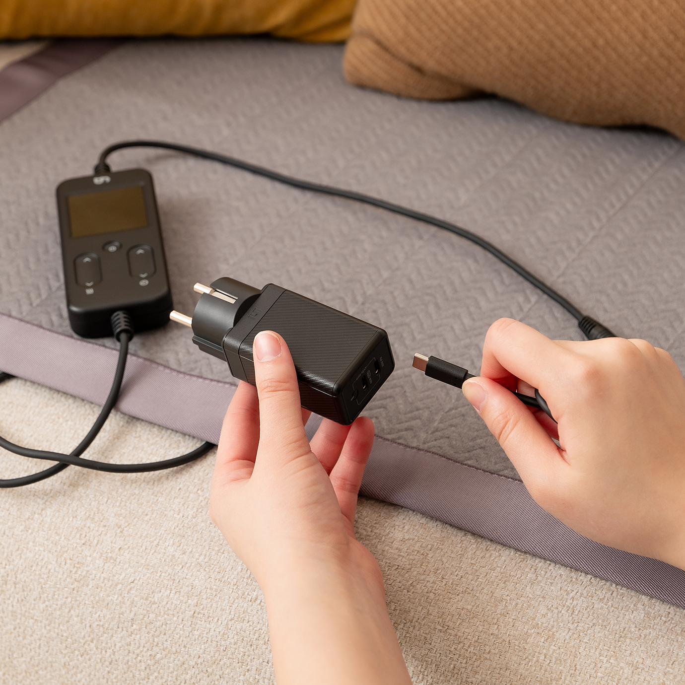 1mm 탄소사매트 여행용전기장판 캠핑 1인용 DC 프리볼트전기요