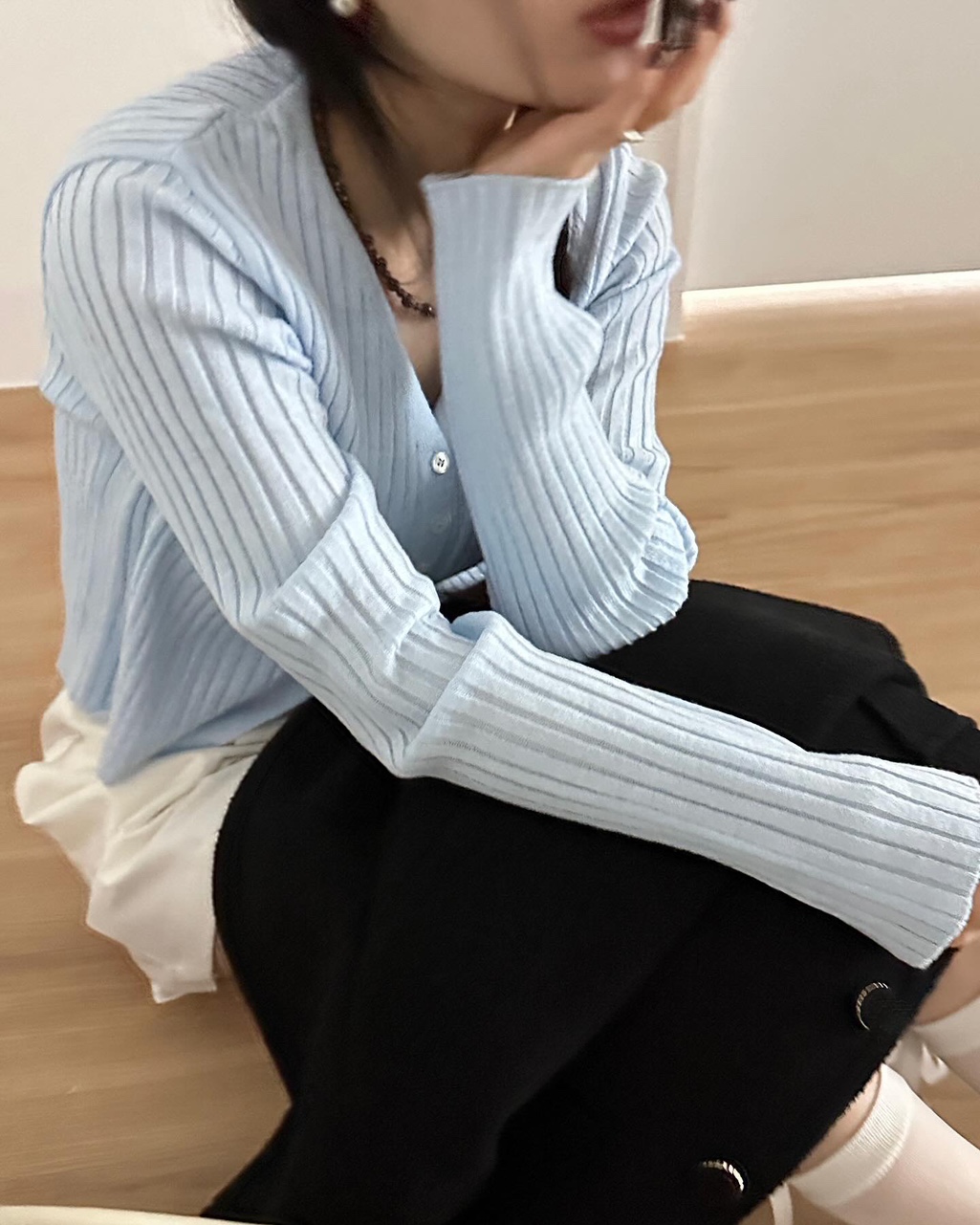 레비디 여성 스판 골지 크롭 레이어드 이너 하객룩 출근룩 오피스룩 브이넥 니트가디건 상세 이미지 49