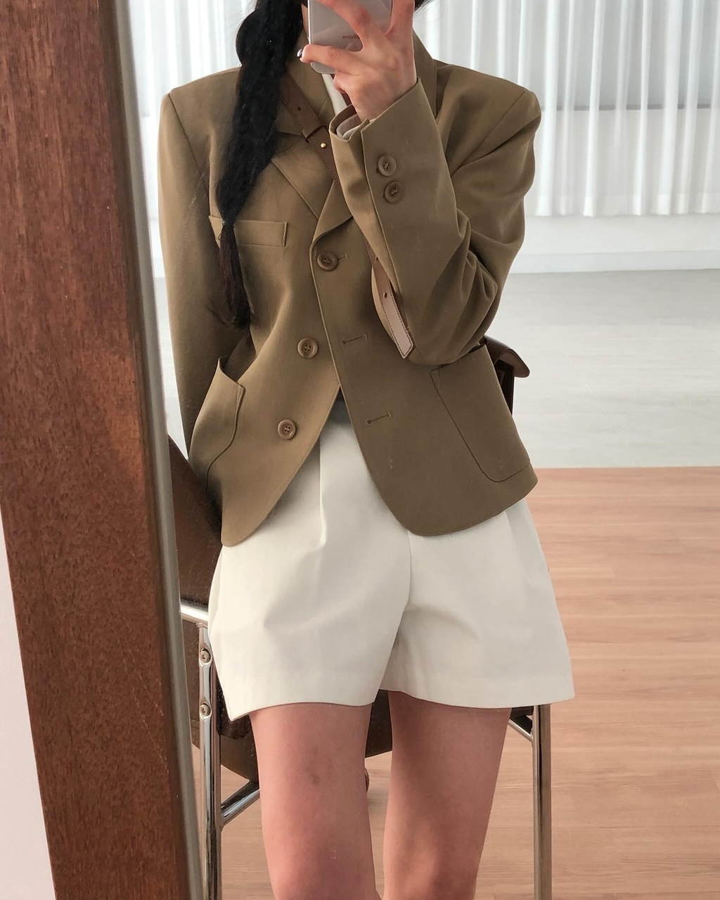 롯시 여성 봄 크롭 쓰리버튼 긴팔 자켓 - 상품 이미지