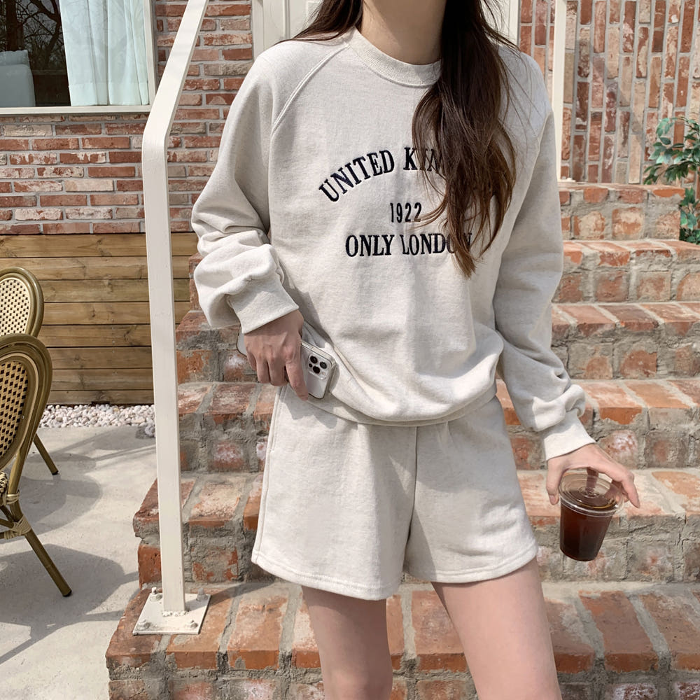 오버핏 런던 레터링 자수 여성 맨투맨 박스티 여자 티셔츠 코튼 봄 가을