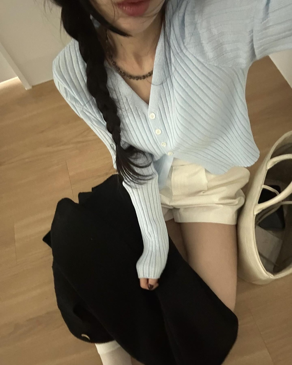 레비디 여성 스판 골지 크롭 레이어드 이너 하객룩 출근룩 오피스룩 브이넥 니트가디건 상세 이미지 50