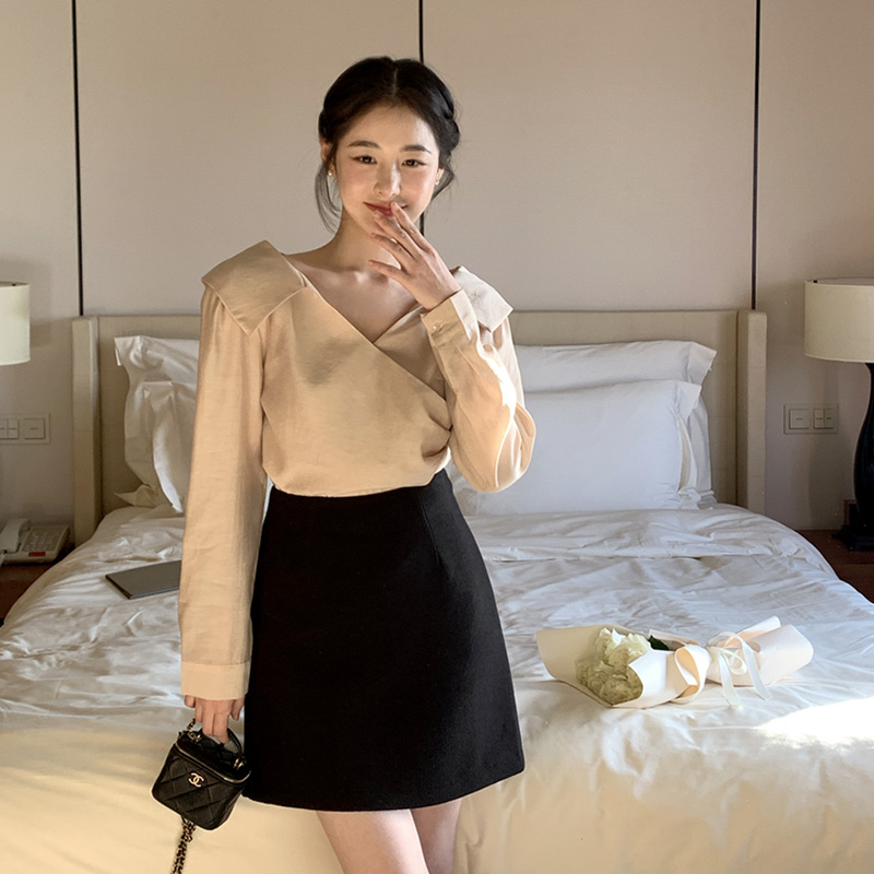 카라 랩 브이넥 사이드 핀턱 셔링 블라우스 bs8110 이미지 2