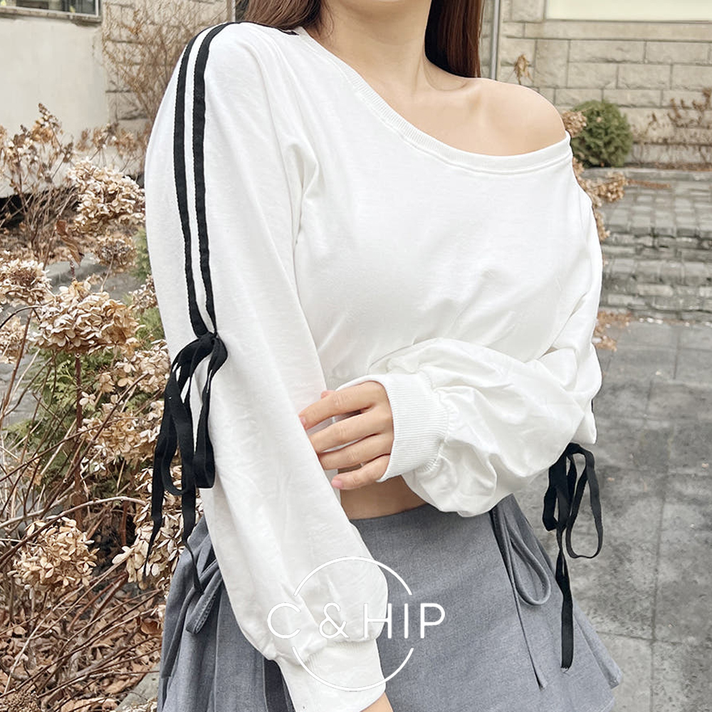 리본 라인 배색 트랙 오버핏 테이프 크롭 맨투맨 티셔츠 3color - 메인 이미지