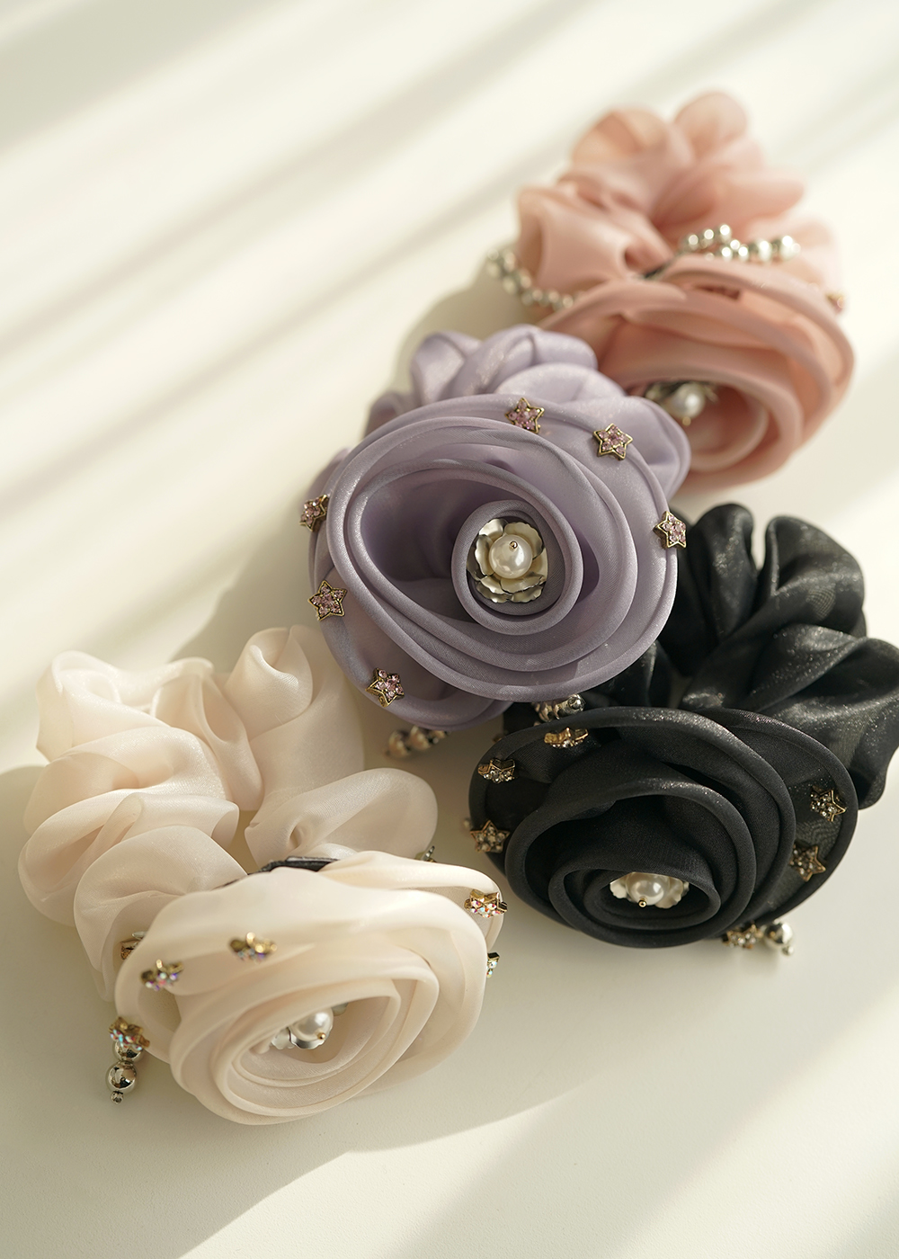 루드 오간자 플로럴 크리스탈 헤어스크런치 L25SSAC18