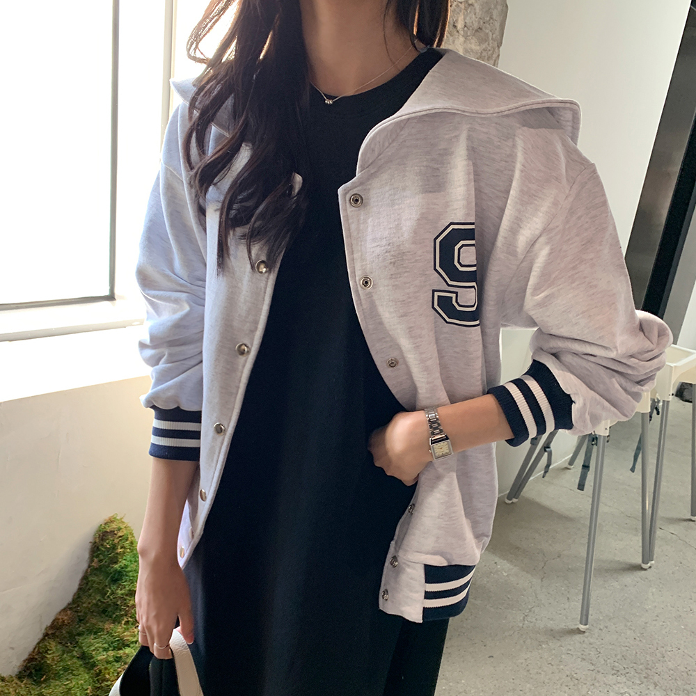 비욘다 세일러 카라 점퍼