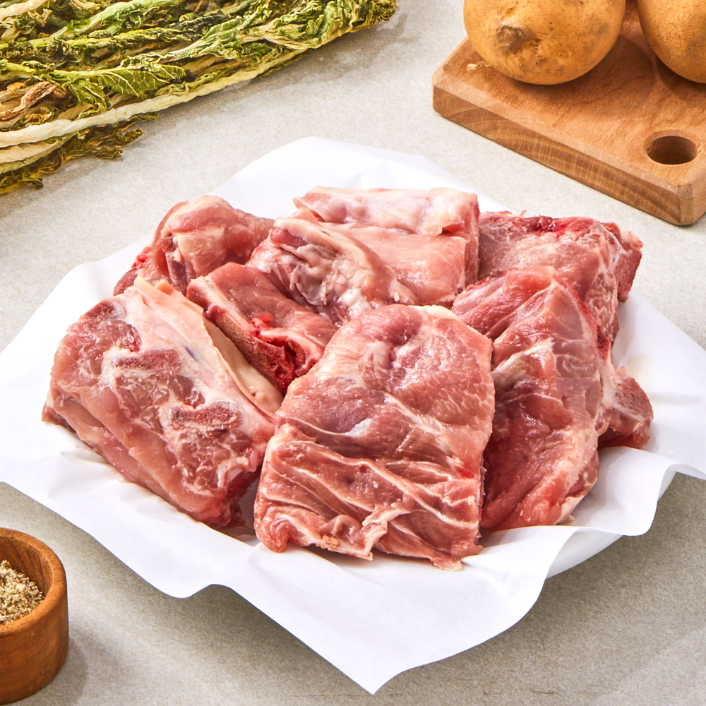 한돈 등뼈 1kg 돼지등뼈 등뼈찜 감자탕 재료