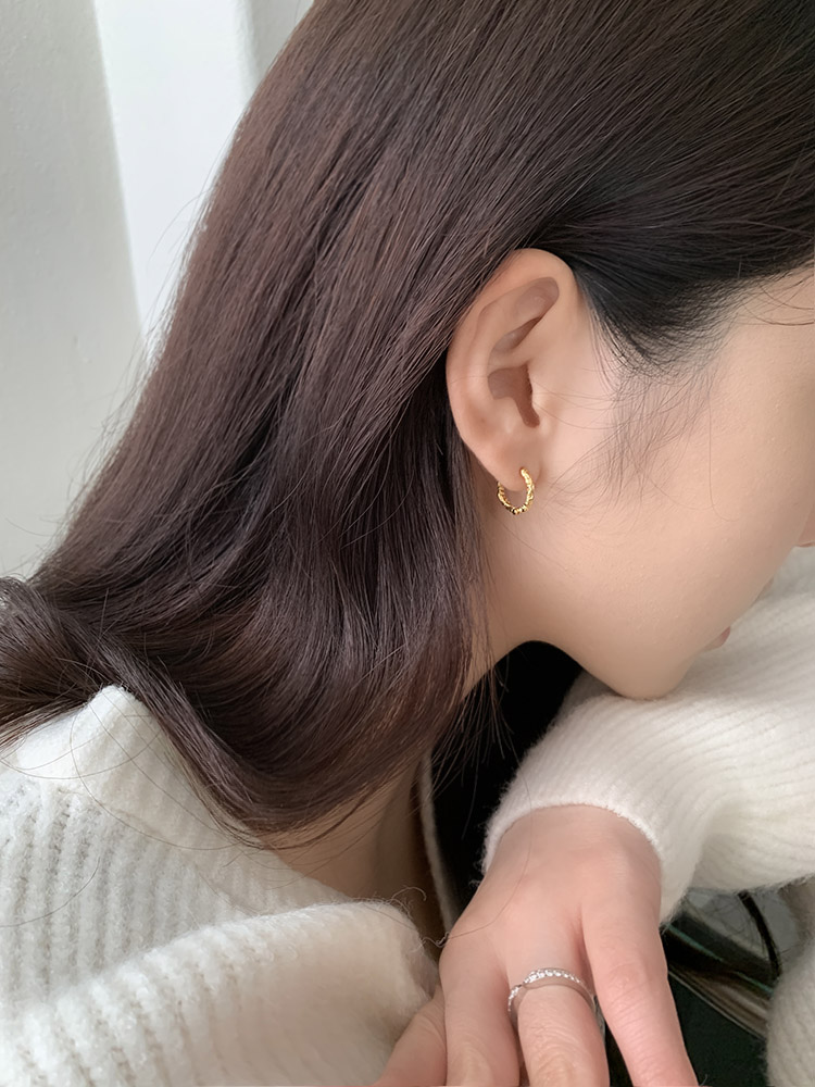 [무배] 인버트 슬림 원터치 이어링 - 925실버 기본 무광 매트 두드림 데일리 링은귀걸이 이미지 8