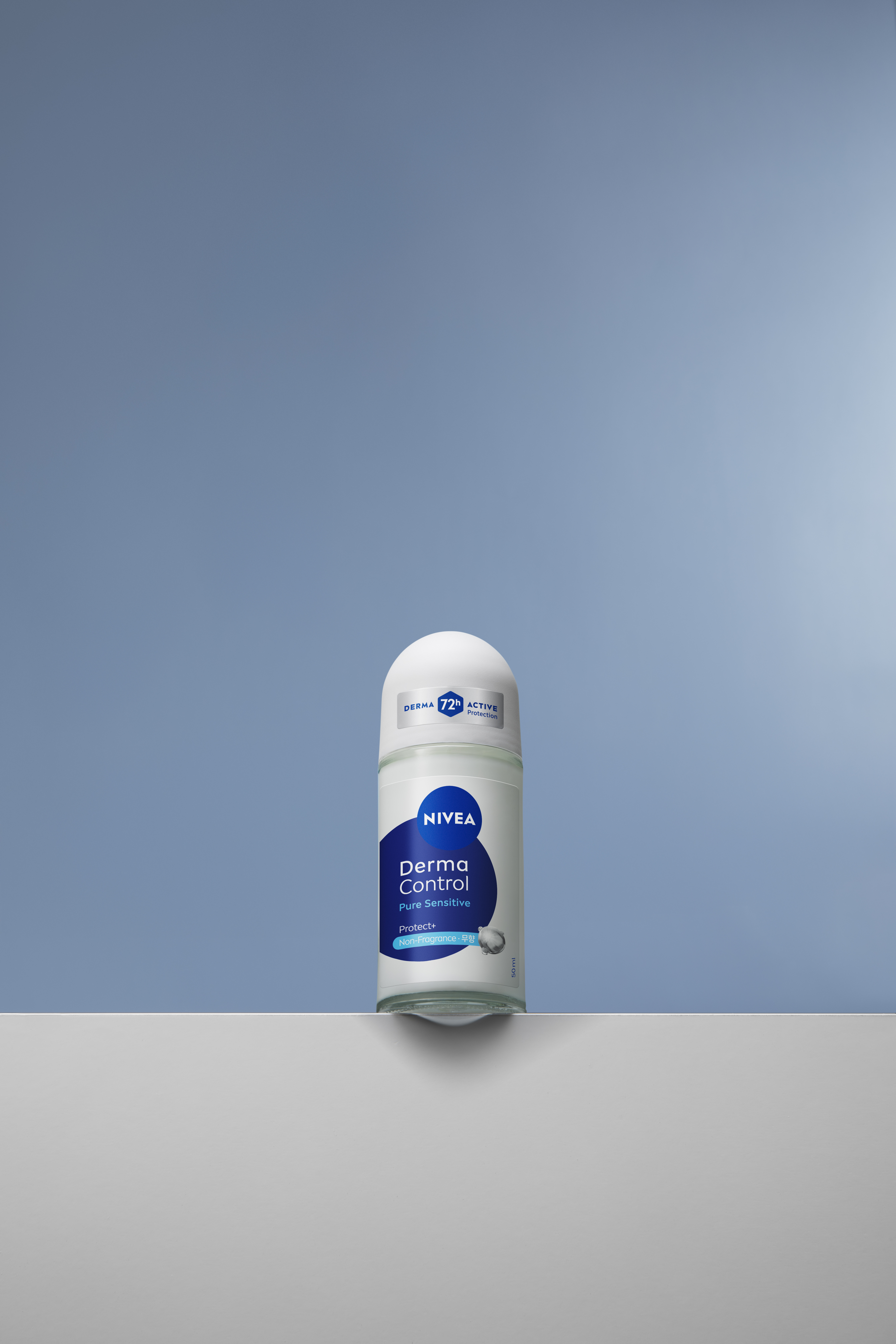 니베아 데오드란트 롤온 더마 컨트롤 퓨어 센서티브 무향 50ml, 3개 이미지 3