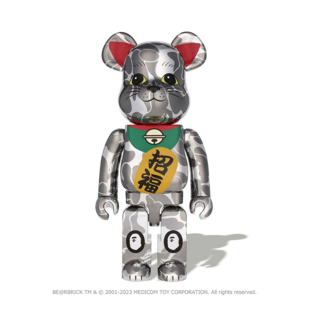 베이프 베어브릭 NEW YEAR BEARBRICK MANEKINEKO 1000% 2월 신상 1J23-185-903 - 상품 이미지