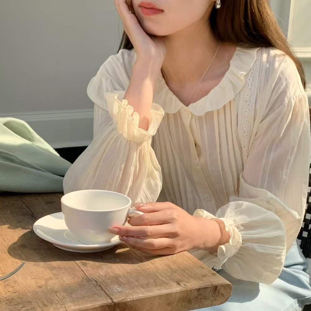 에디 넥프릴 핀턱 코튼 블라우스 (2color) 봄 면 레이어드 레이스 이너 요루 - 상품 이미지