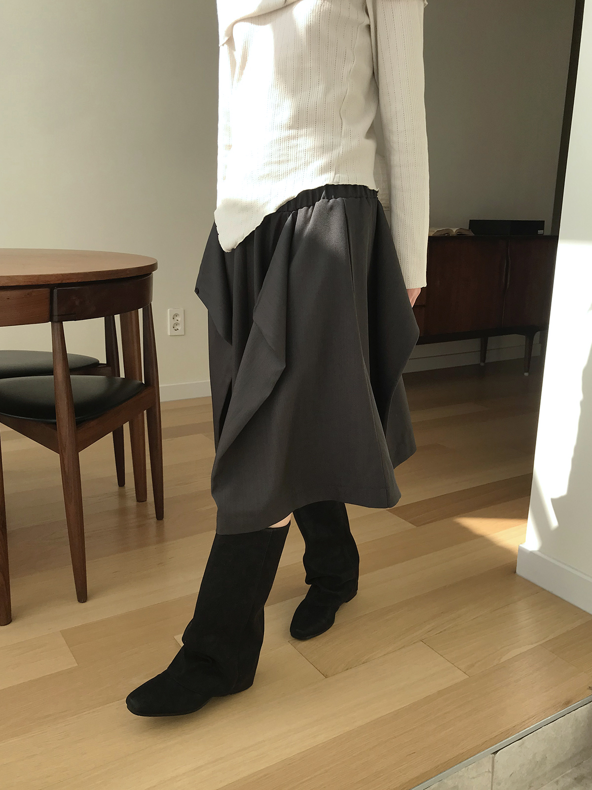[미엔느] lush curve midi skirt / 러쉬 커브 미디 스커트 (2col) 상세 이미지 7
