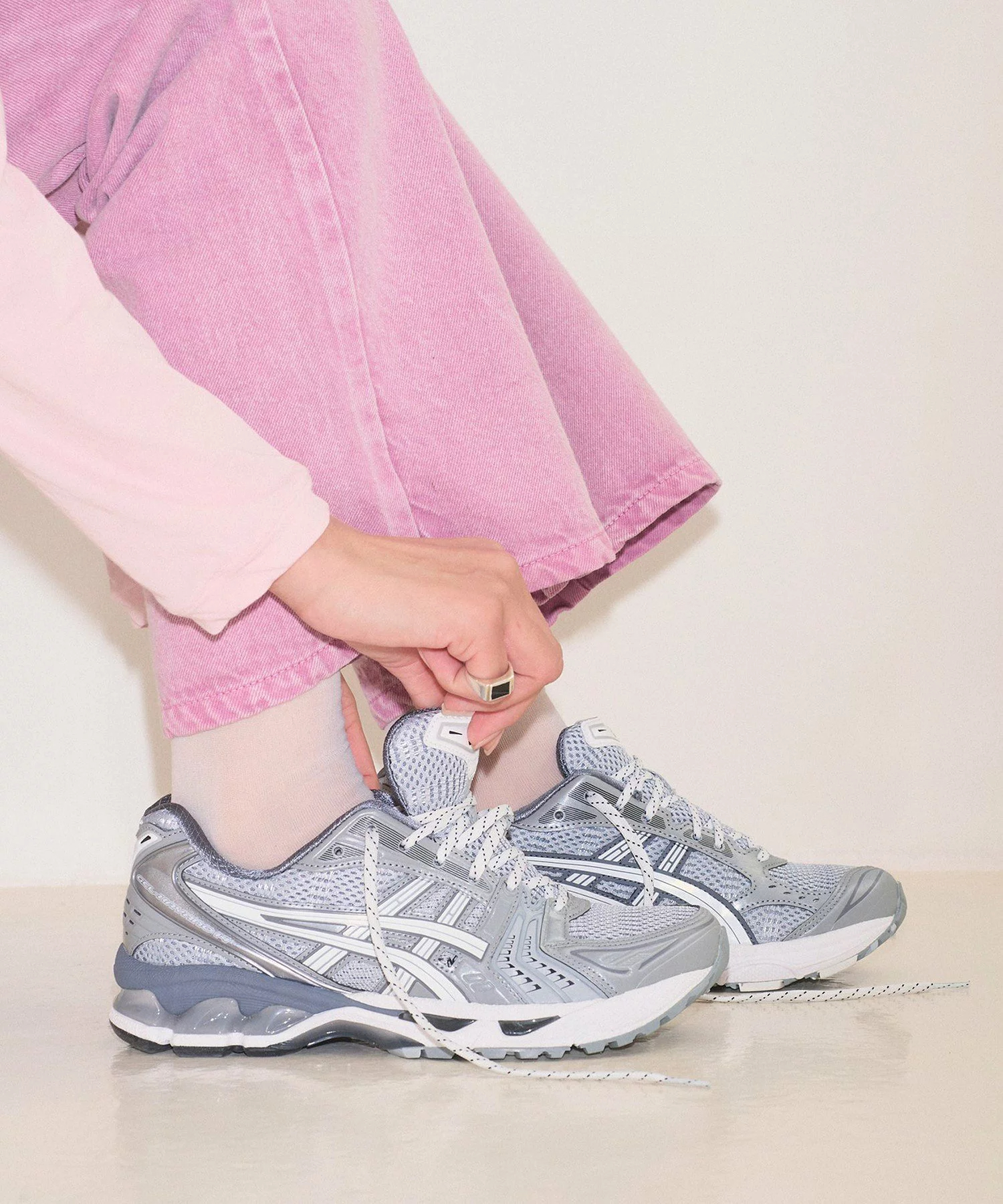 아식스 x 뷰티앤유스 별주 스니커 asics GEL KAYANO 14 MD GRAY - 상품 이미지