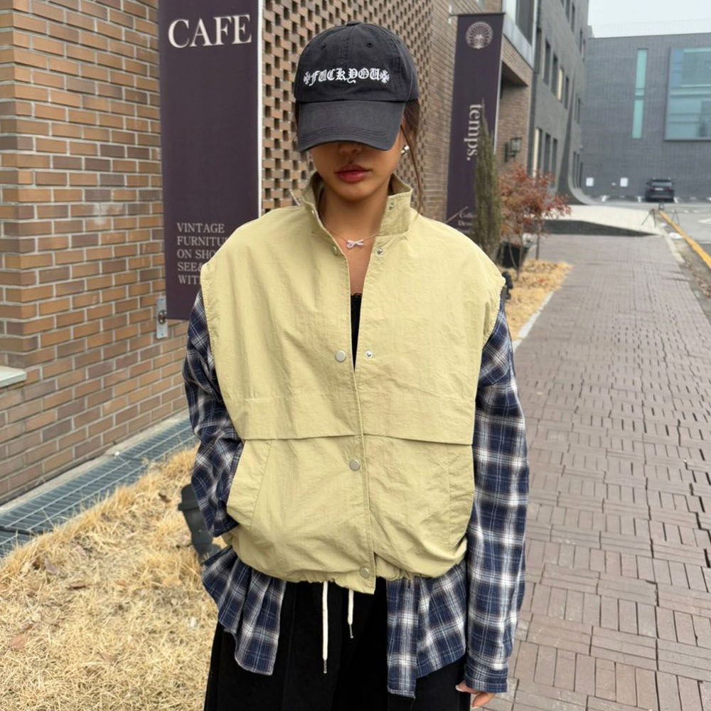 옷자락 여자 봄베스트 하이넥 스트링 바스락 버튼 야상 조끼 - 상품 이미지