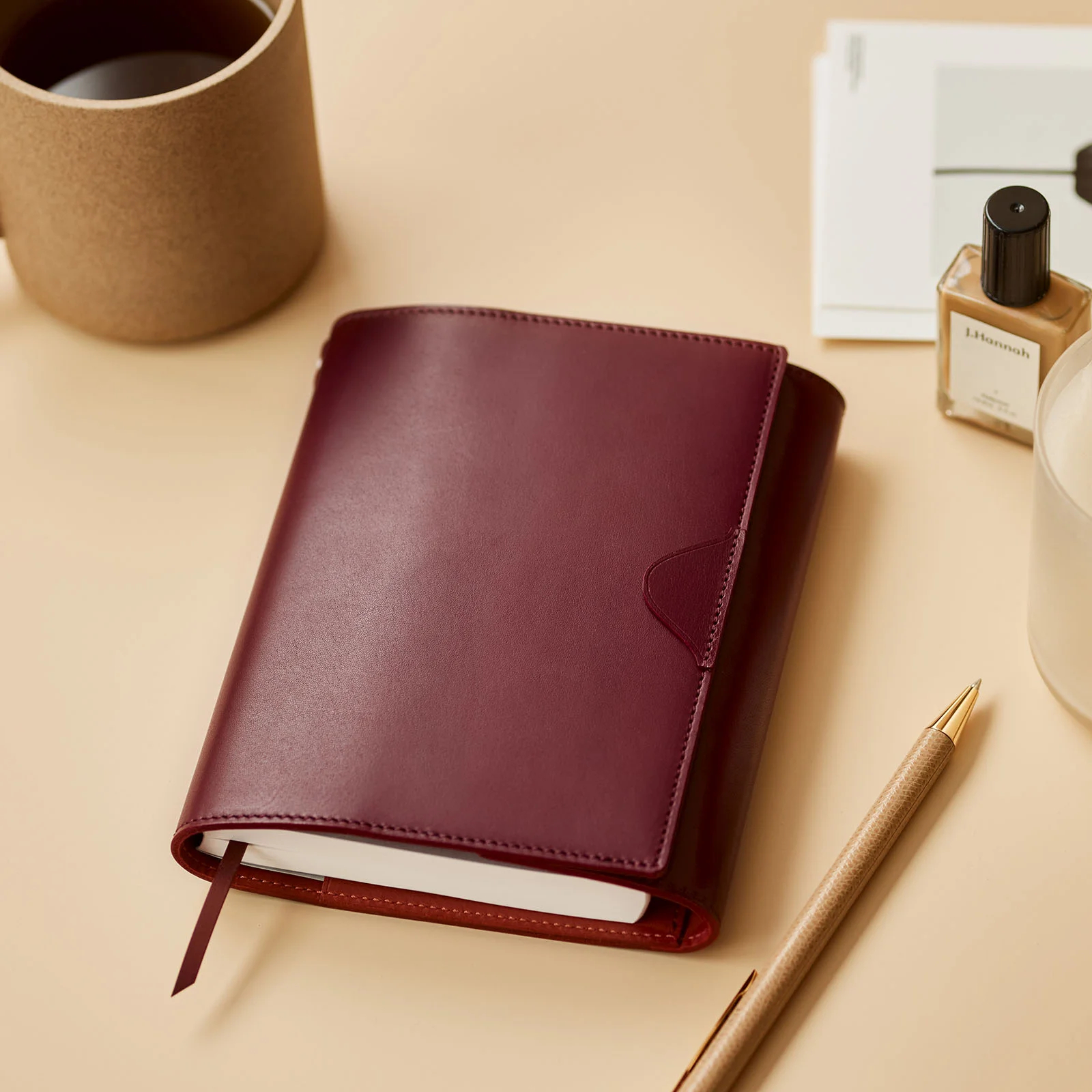 아트앤사이언 x Hobonichi Techo 호보니치 별주 2025 플래너 가죽 커버 레드 - 상품 이미지