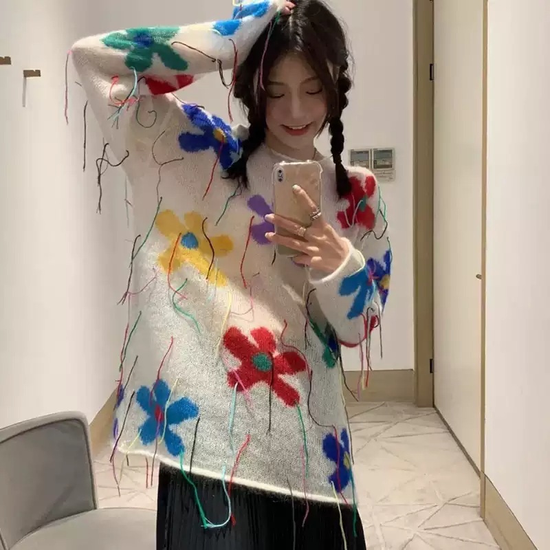 라운드넥 꽃그림 얇은니트 봄 가을 유니크 명품느낌 디자인 힙한 감성 무드 화려한 스타일 - 상품 이미지