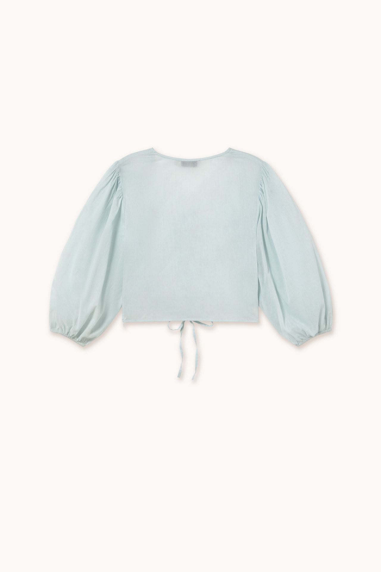 타이니코튼 페미닌 브이넥 퍼프소매 스트링 블라우스 SS25-611L19 AZUL PASTEL - 상세 이미지 4