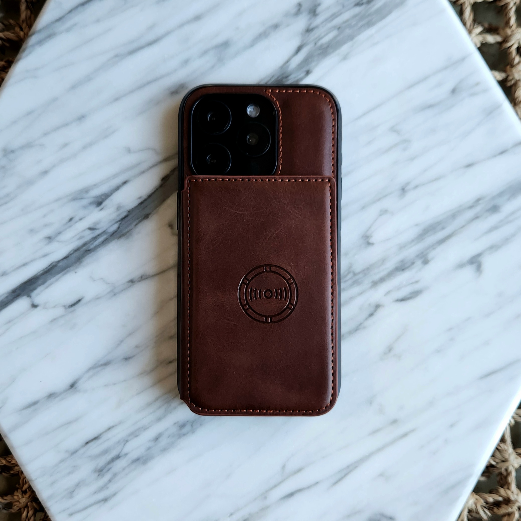 카드 케이스 가죽 지갑 범퍼 카메라보호 다크브라운, 아이폰15 프로 - 상품 이미지