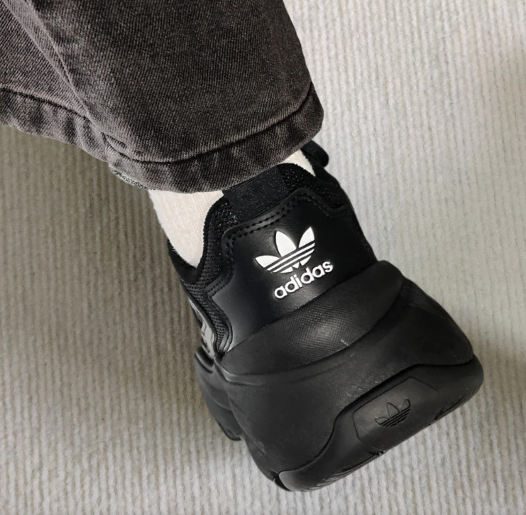 아디다스 오즈가이아 블랙 IG6045 JQ4110