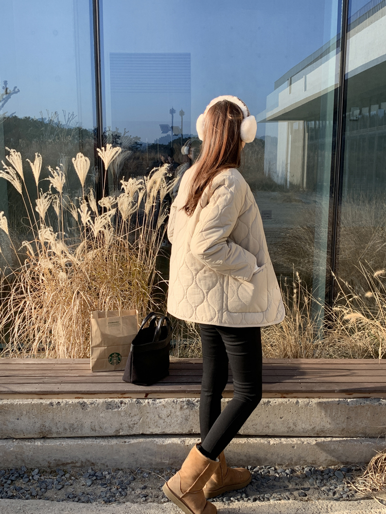 오버핏 노카라 퀄팅 누빔 패딩 점퍼 여성 경량 패딩 여자 점퍼 겨울 간절기 아우터 - 상세 이미지 4
