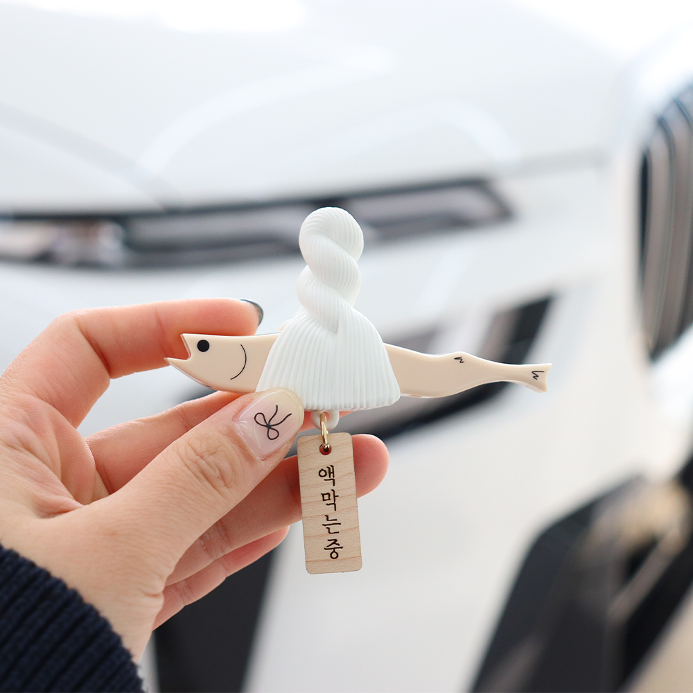 마켓유니버스 액막이명태 고급 차량용 방향제 디퓨저 아이보리 액막는중 화이트린넨 새차 선물