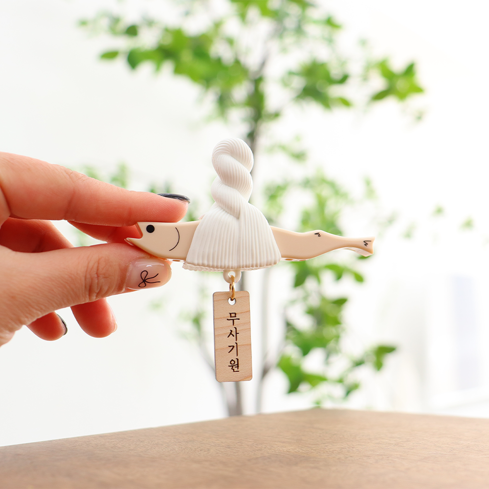 마켓유니버스 액막이명태 고급 차량용 방향제 디퓨저 아이보리 액막는중 화이트린넨 새차 선물