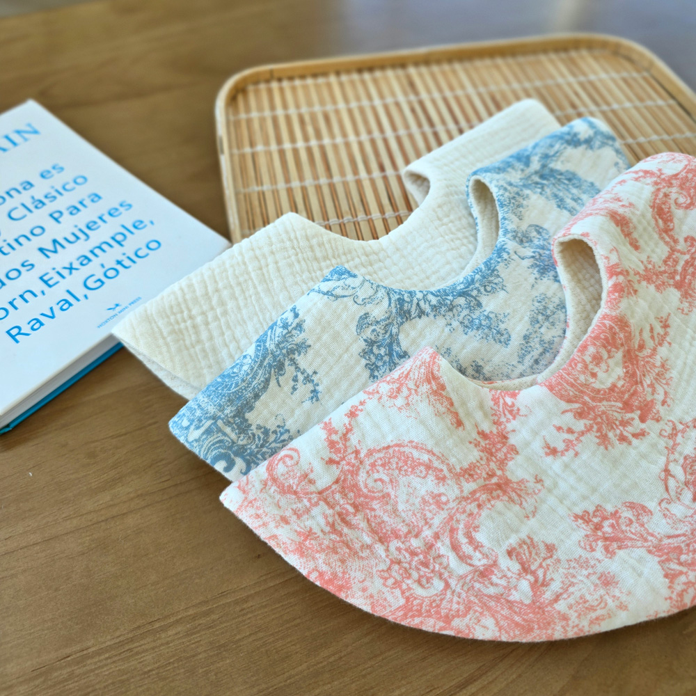 아기 턱받이 롤링 빕 이유식 침받이