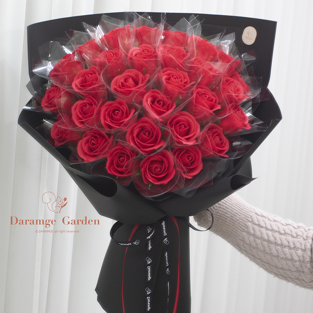 돈꽃다발 빨간 장미 비누꽃 돈다발 현금 용돈 블랙꽃다발 30송이 - 상품 이미지