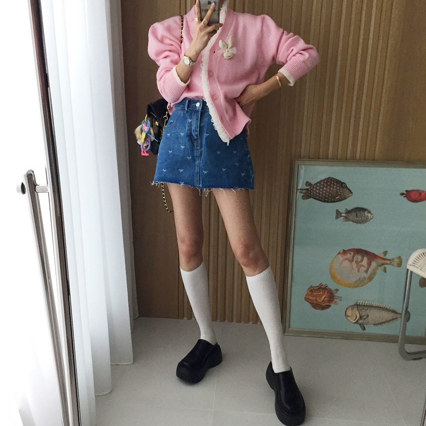 투투 배색 레이스 레이어드 브이넥 사선단추 브로치 루즈핏 간절기 봄 니트가디건 (3color) 상세 이미지 20