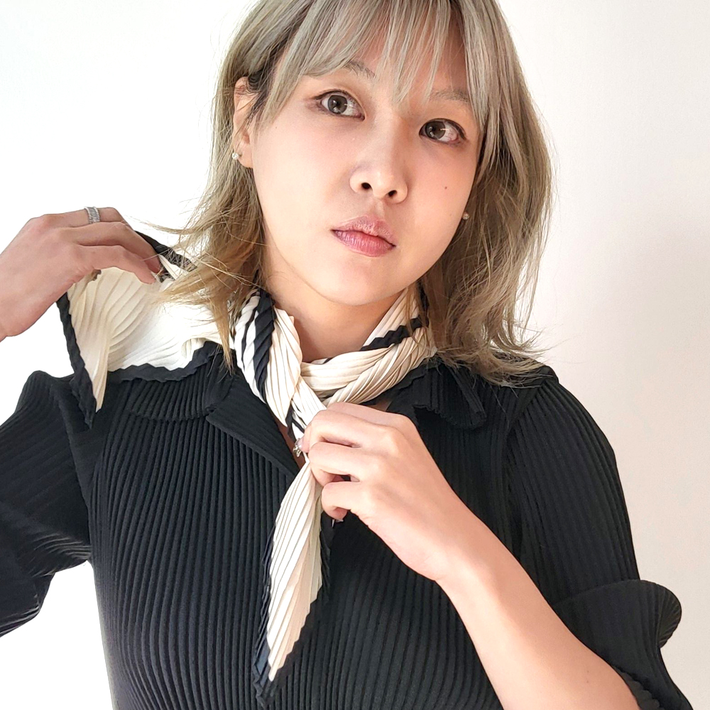 VSF36 플리츠 단아한 모노톤 스트라이프 정장 쁘띠 스카프