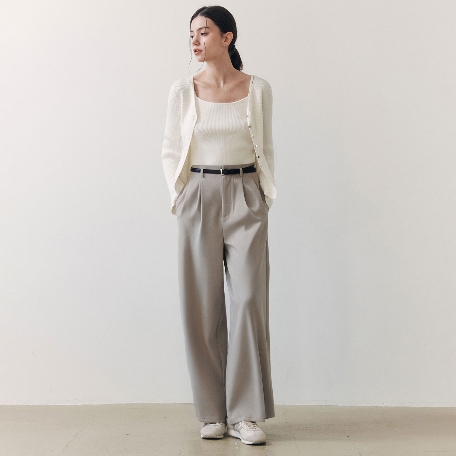 [제로스트릿][2컬러] 포슬린 핀턱 슬랙스 PORCELAIN PINTUCK SLACKS - 상세 이미지 4