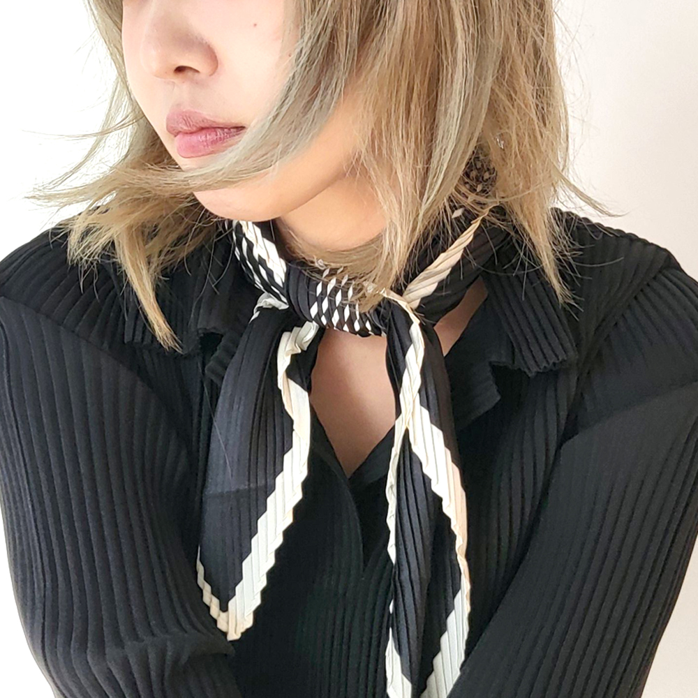 VSF36 플리츠 단아한 모노톤 스트라이프 정장 쁘띠 스카프