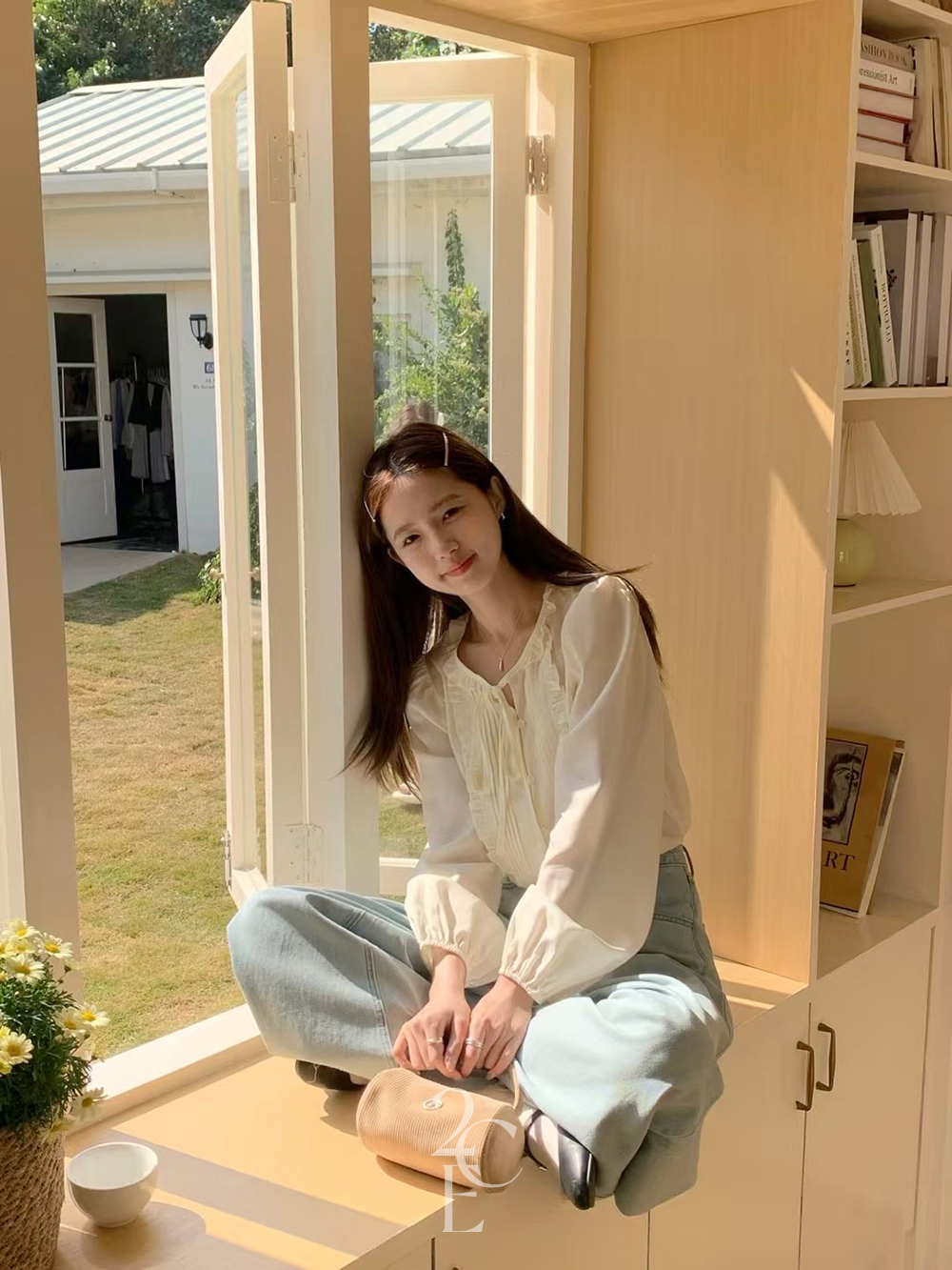 리안 핀턱 프릴 블라우스 (2color) 텐셀 실크 실키 단추 노카라 이미지 8
