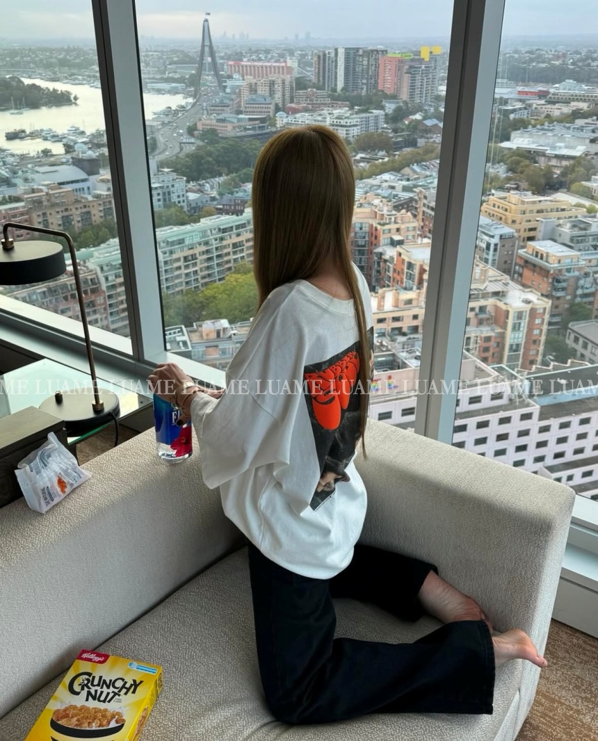 OUTFIT 아웃핏 25SS 블랙 진 상세 이미지 6