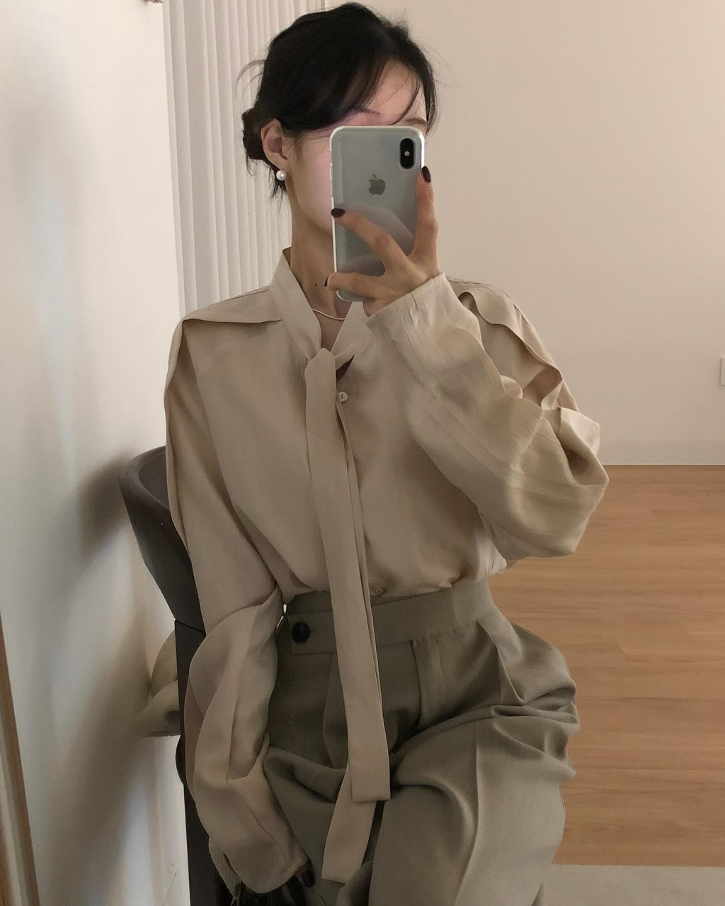 타디 여성 봄 이너 레이어드 루즈핏 오버핏 타이 블라우스 - 상세 이미지 2