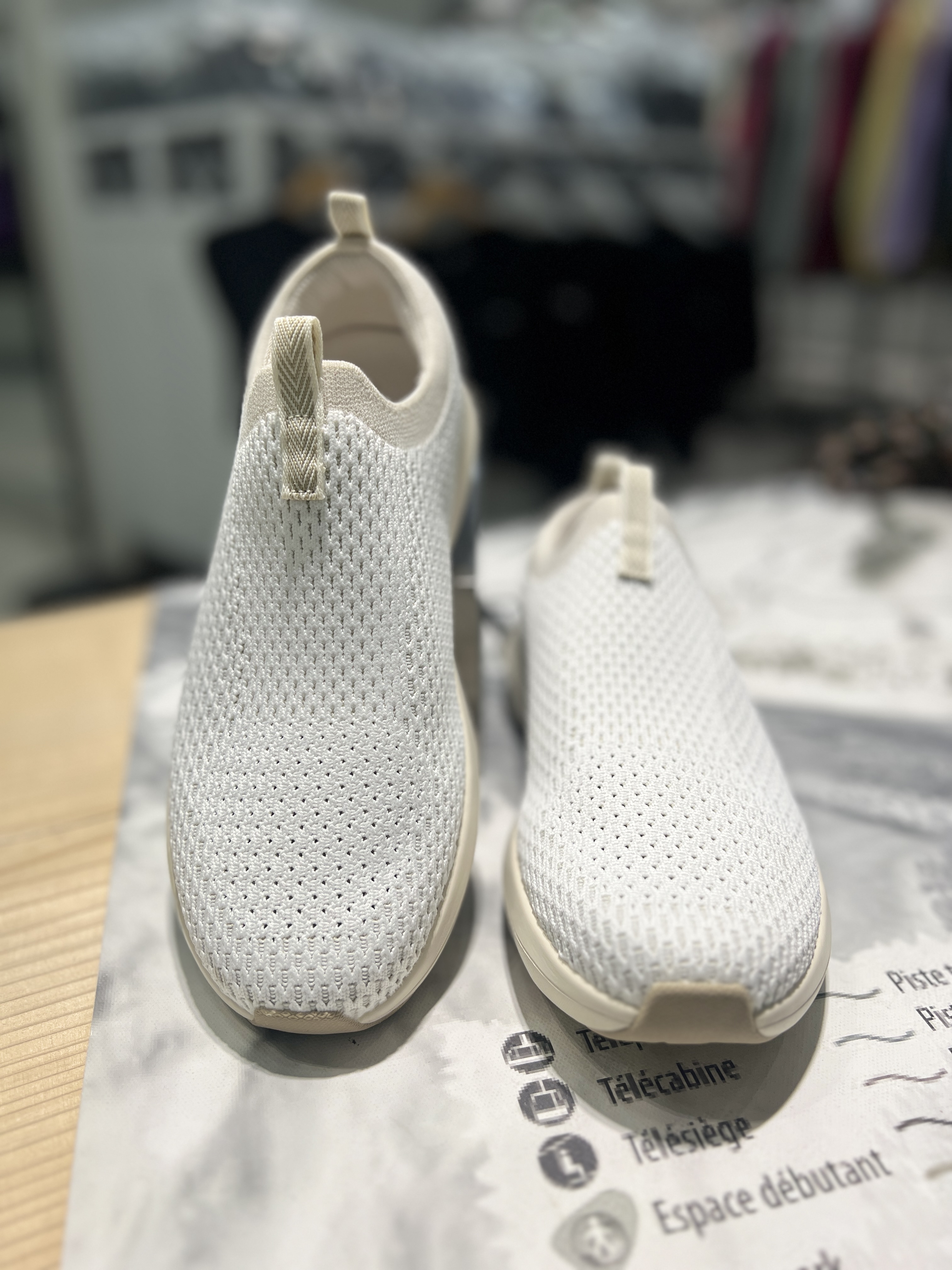 아이더 워킹화 트레킹화 슬립온 가볍고 발편한 쿠션좋은 라이트 온 WS24N59