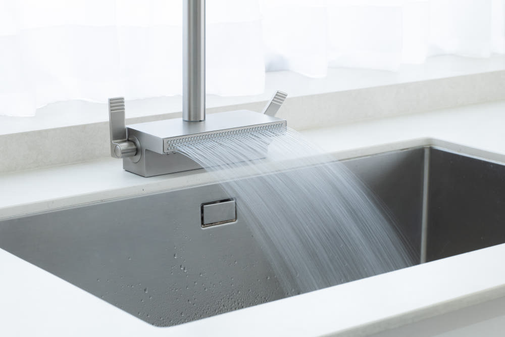 폭포수 수전 작동