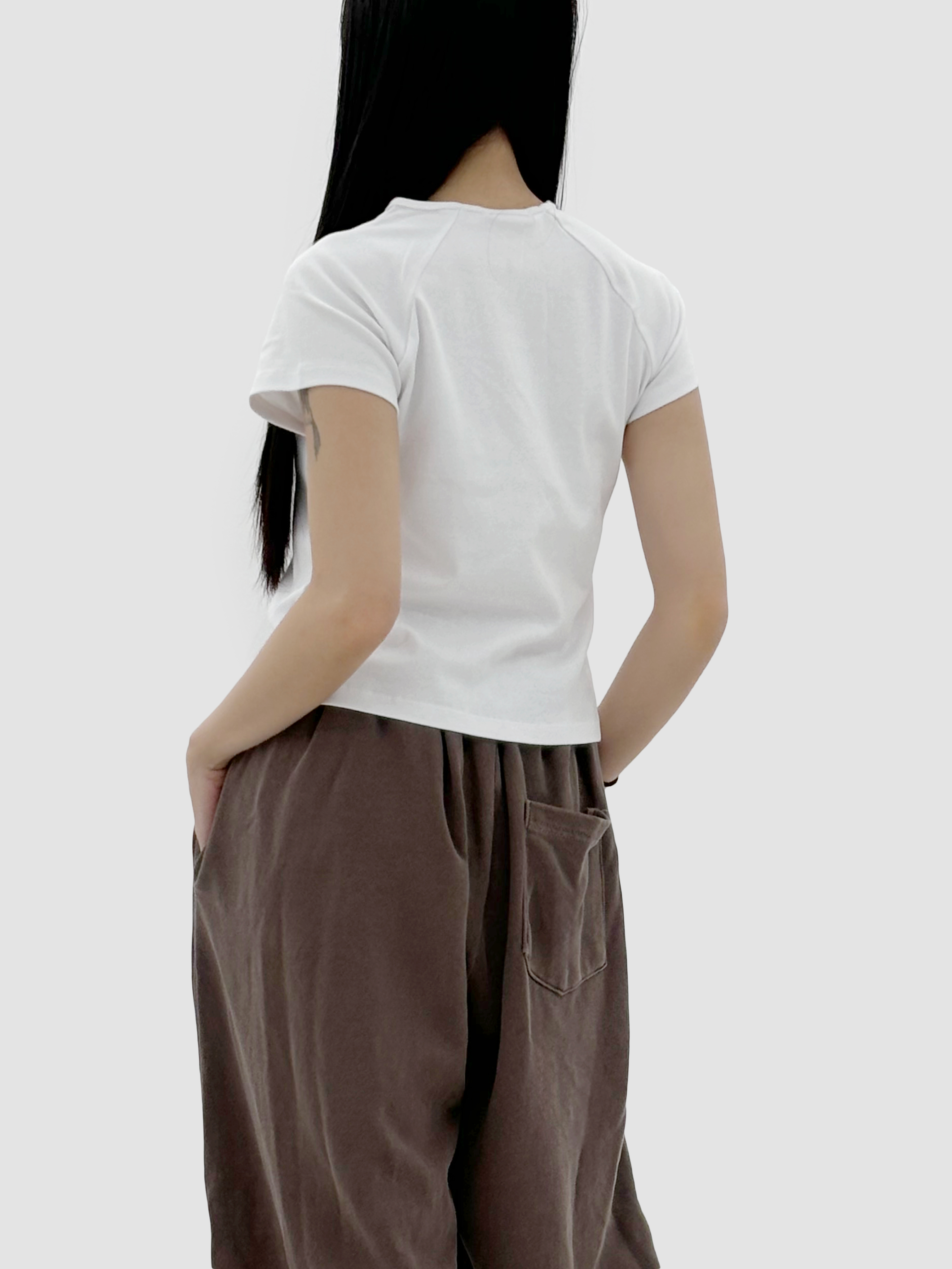 레글런 나그랑 세미 크롭 무지 이너 반팔 티셔츠 티 라운드넥 [4컬러] - 상세 이미지 3