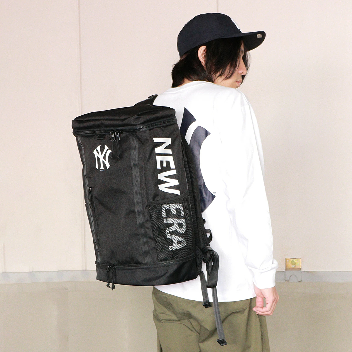 뉴에라 NEWERA 뉴욕 양키스 32L 백팩 배낭 가방 13682157 블랙 - 상품 이미지