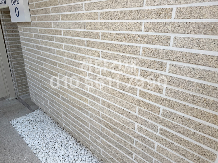 사비석타일 천연석 500x50x18~20T / 하다건재 시공사례 와이드벽돌타일