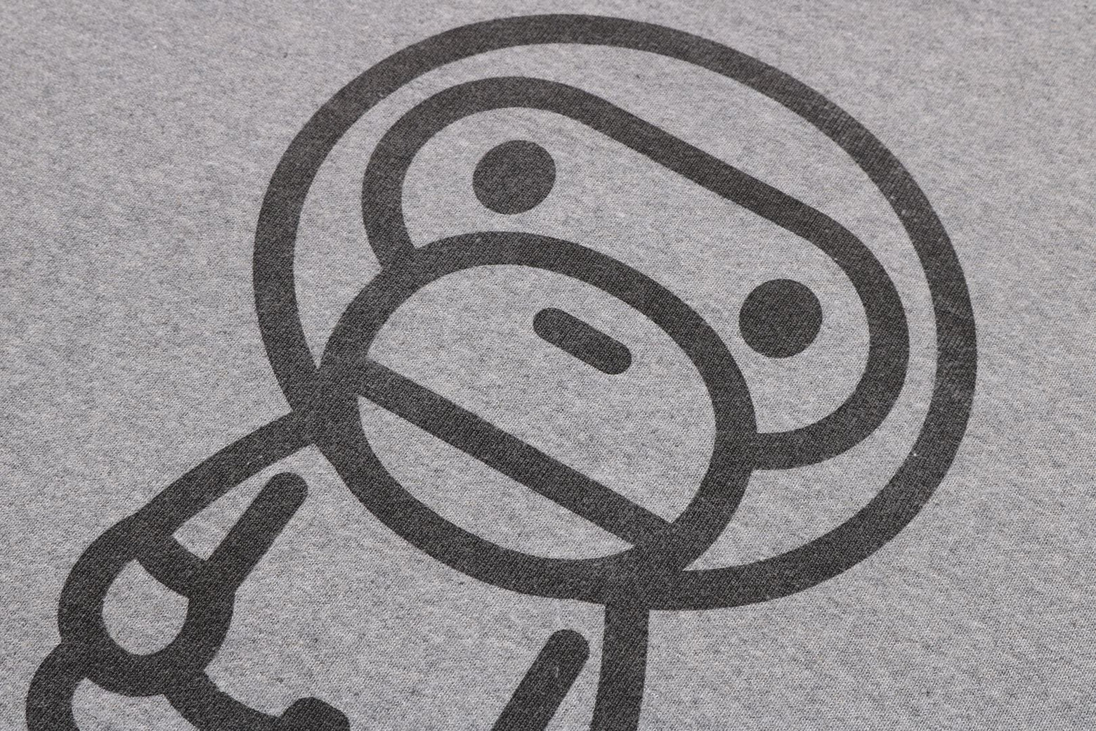 베이프 우먼즈 긴팔티 BABY MILO CREWNECK SWEATSHIRT 3월 1주차 2L30-213-005 - 상세 이미지 4