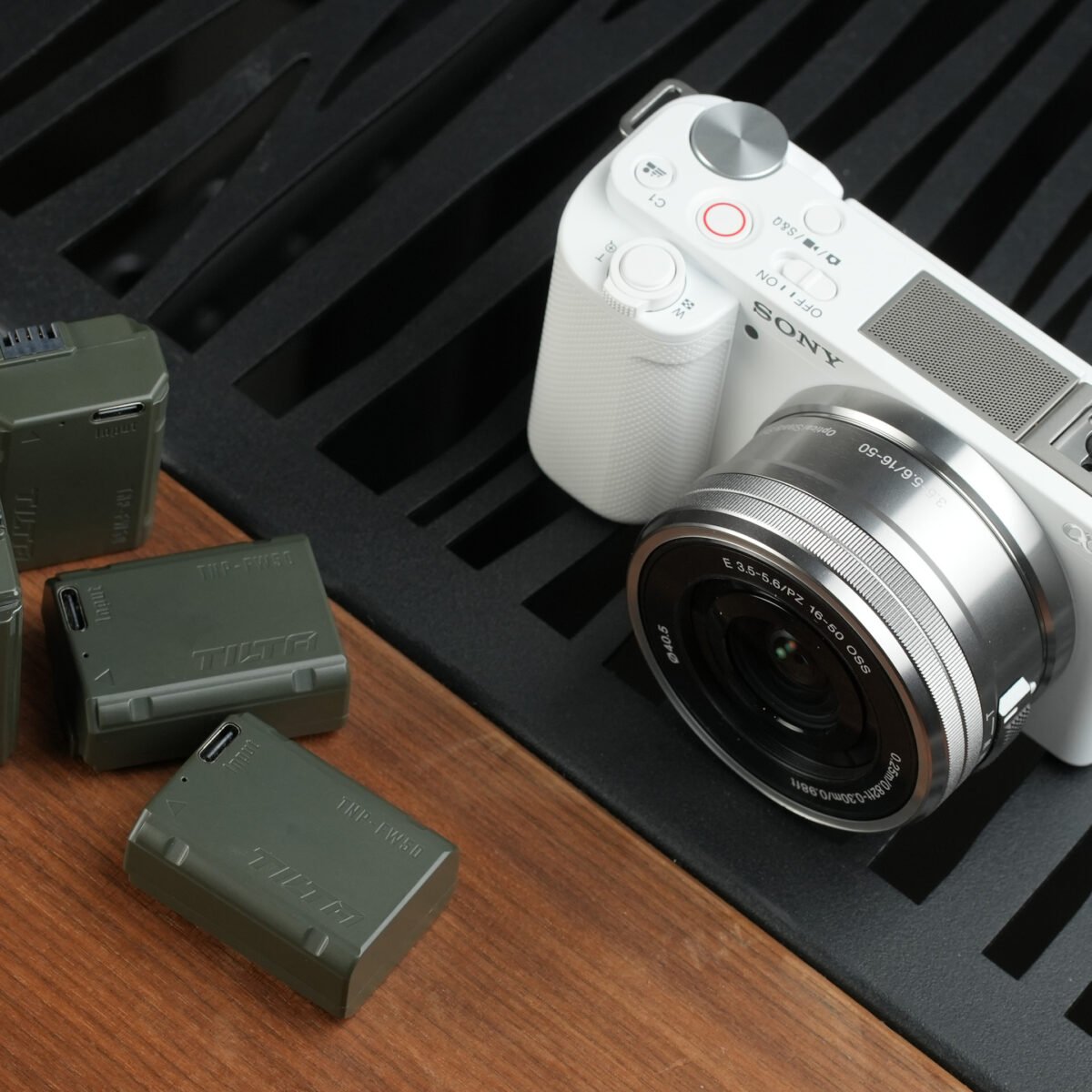 틸타 NP-FW50 배터리 USB-C 충전 980mAh 그린 이미지 6