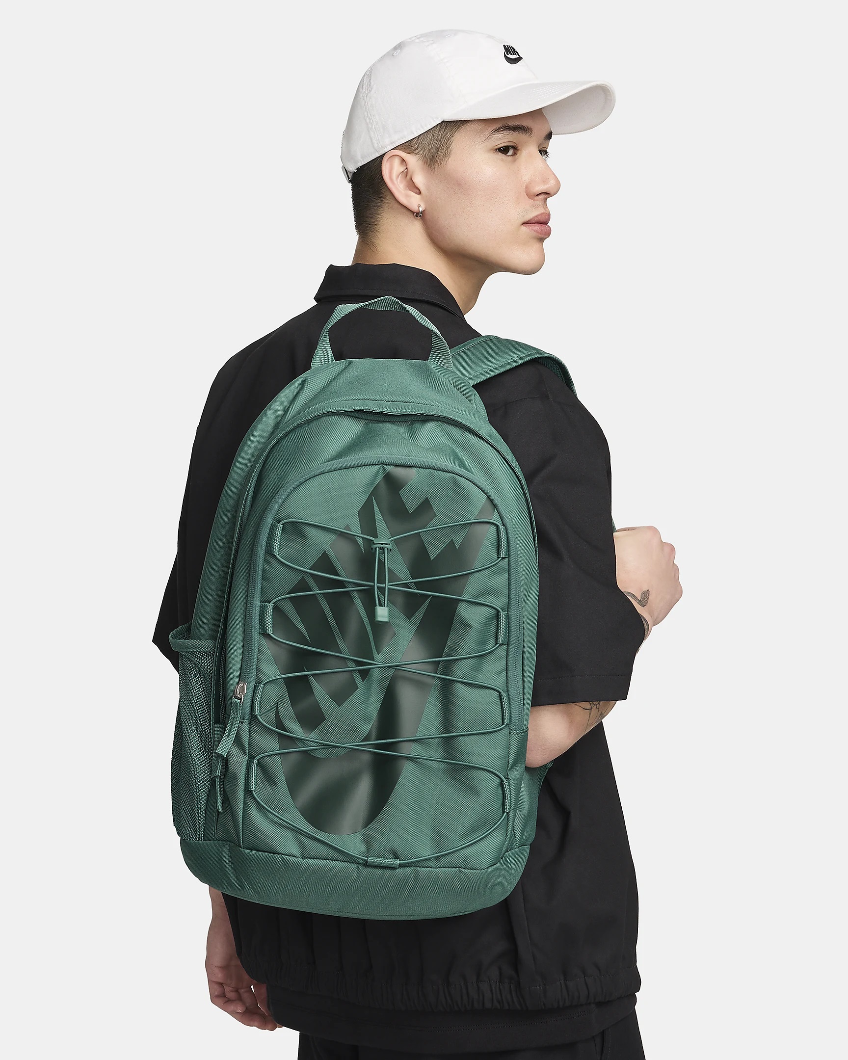 나이키 헤이워드 백팩 학생가방 여행 노트북 스포츠 책가방 26L 그린 DV1296-361 - 상품 이미지