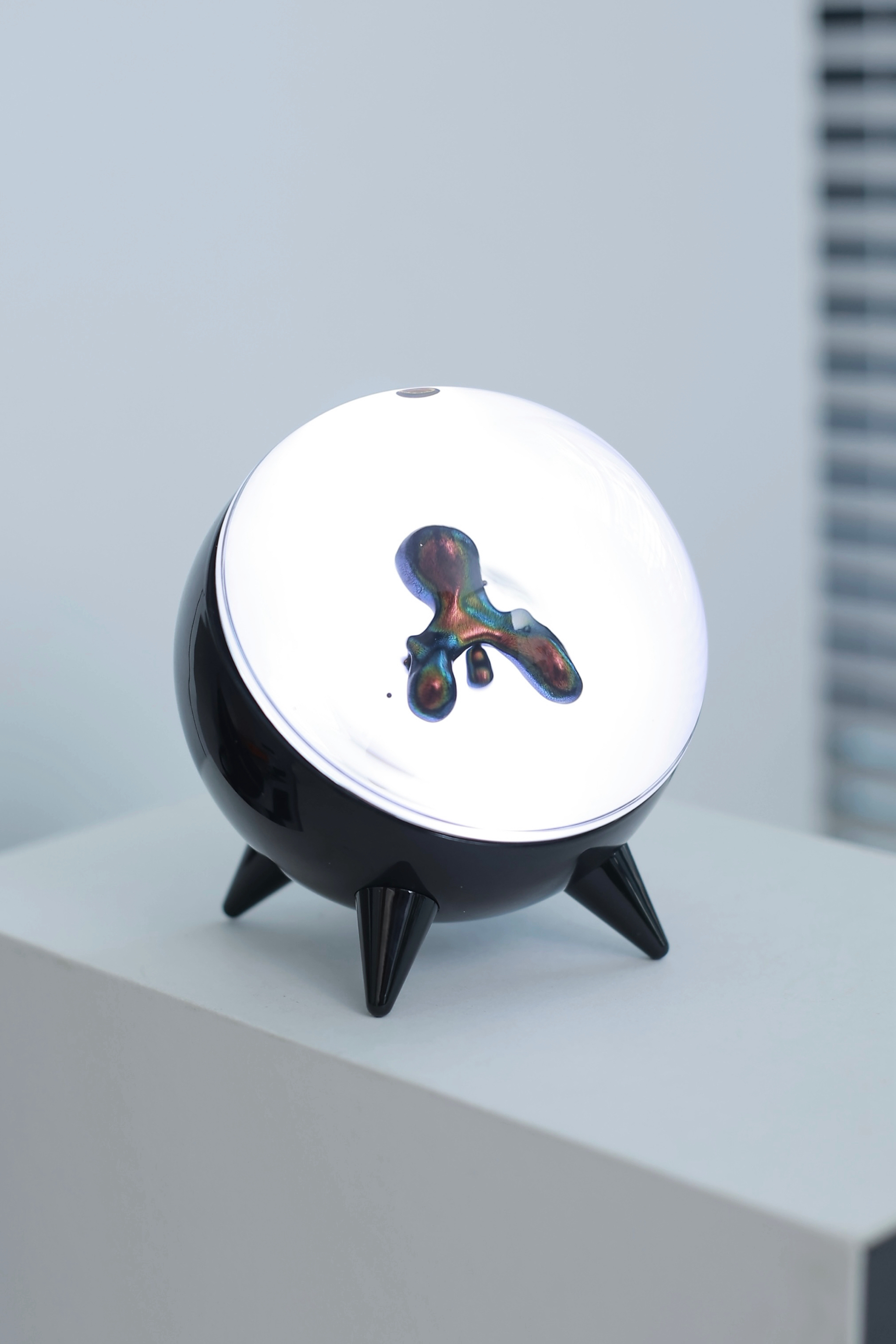 베놈 마그네틱 LED 탁상 조명 데스크테리어 유체 램프