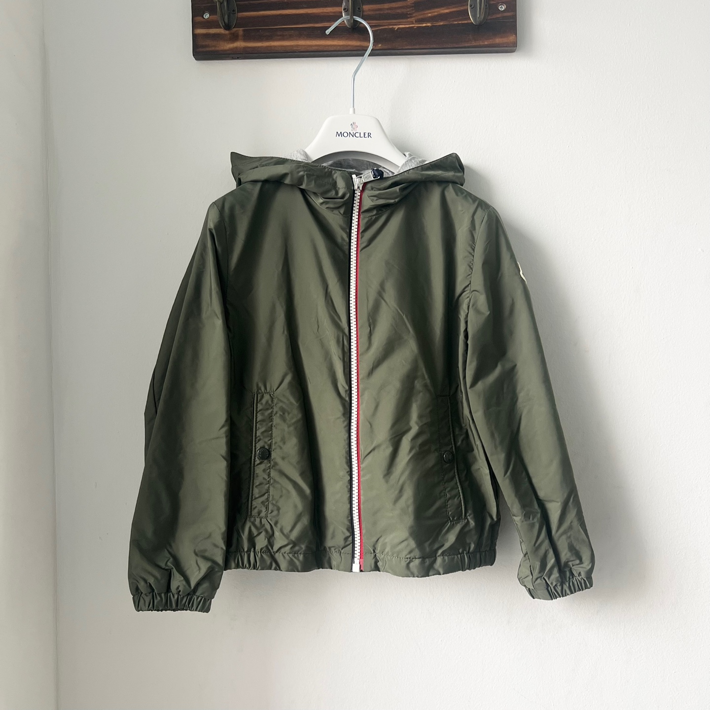 26SS 몽클레르 키즈 NEW URVILLE 바람막이 네이비 블랙 1A0008653A5 이미지 8