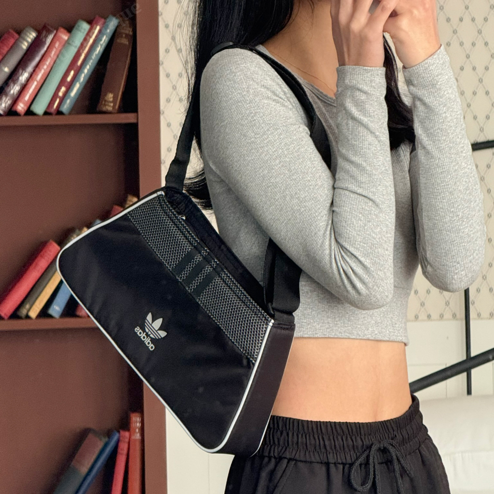 아디다스 여대생 휘뚜루마뚜루 호보백 패딩백 보부상백 숄더백 가방